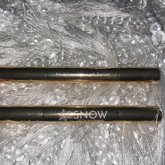 SNOW whitening pen refill. Brand new, never used x5 PENS - Picture 2 of 3